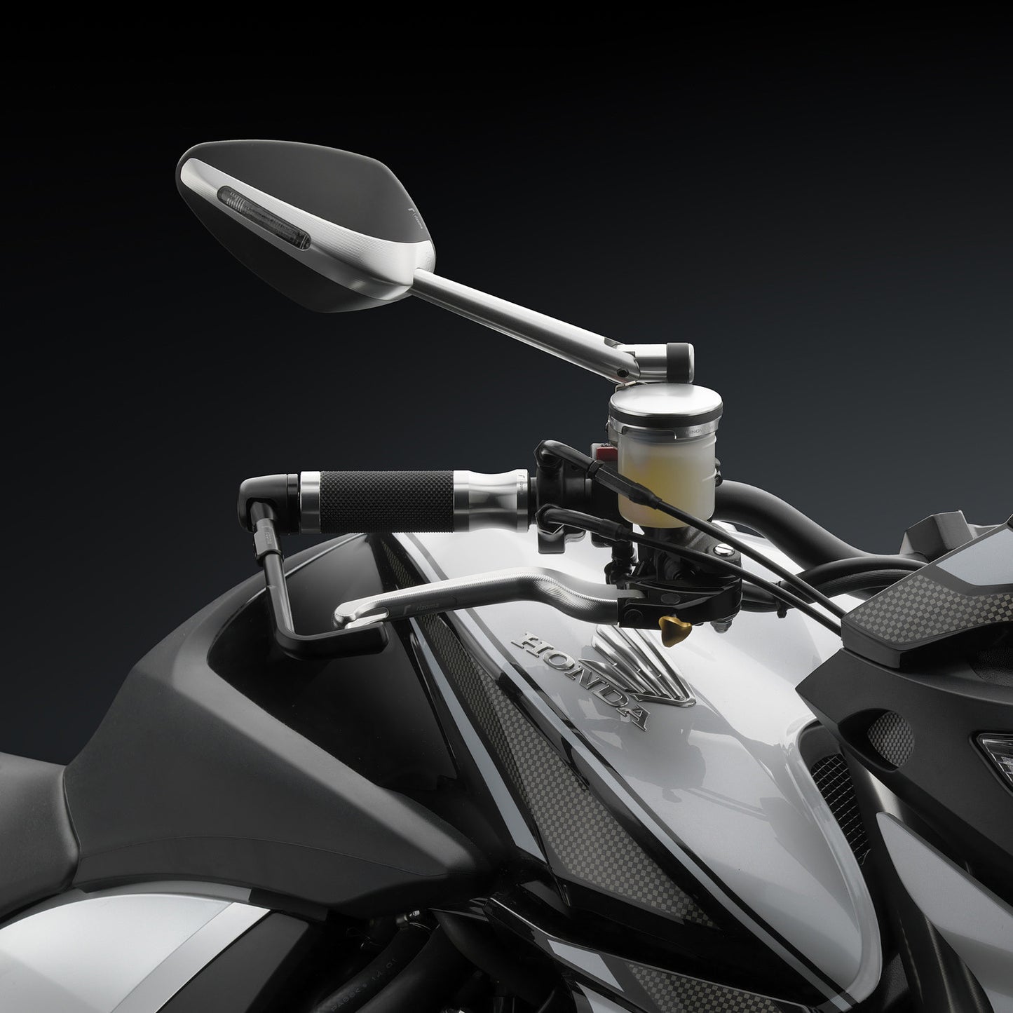 Veloce L Naked : BS306