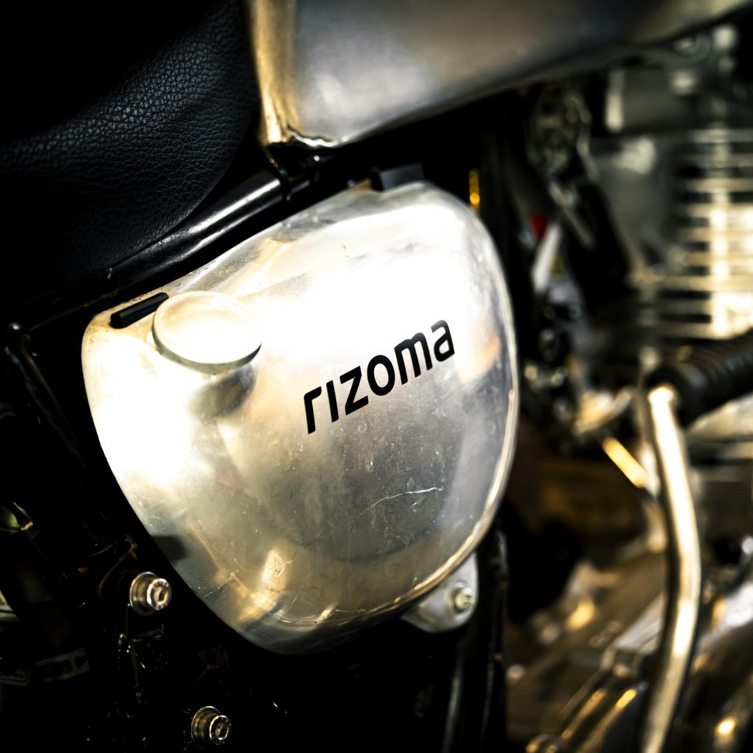 rizoma ロゴステッカー (非売品)